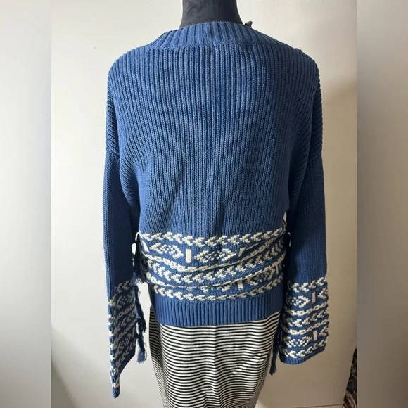 NWT Frye Aztec Blue and White Women's Cardigan Sweater Size Medium - Picture 6 of 11